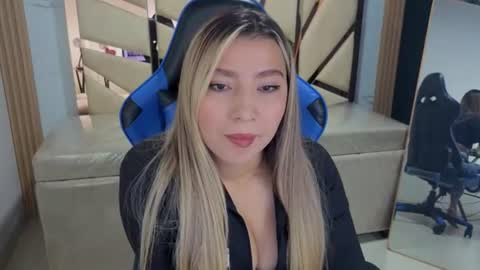 Snapshot of mia_vip_a chatting on July 9, 2026, 4:11 pm Mia online show from July 9, 2026, 4:11 pm