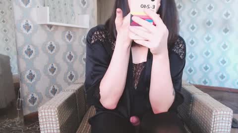 mia_wallase online show from April 10, 2026, 6:07 am