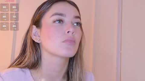 Mia White  online show from May 11, 2026, 1:28 pm
