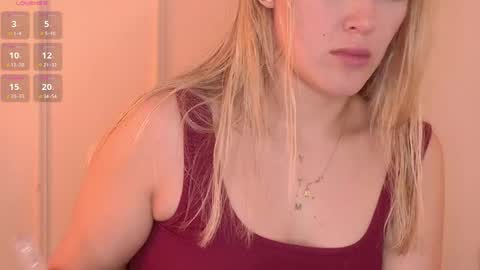 Mia White  online show from May 25, 2026, 2:12 pm