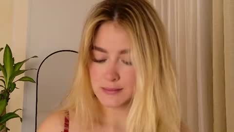 Snapshot of mia_white11 chatting on June 16, 2026, 2:09 pm Mia White online show from June 16, 2026, 2:09 pm