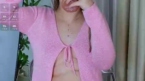 Snapshot of mia_white11 chatting on June 23, 2026, 1:53 pm Mia White online show from June 23, 2026, 1:53 pm