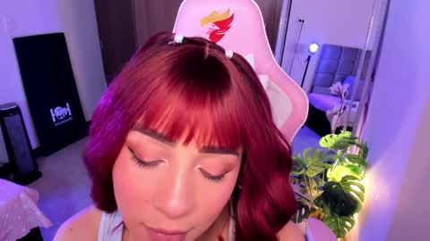 mia  nicolle online show from April 15, 2026, 12:50 am