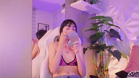 Snapshot of miaa_lee777 chatting on December 13, 2025, 10:26 pm miaa_lee777 online show from December 13, 2025, 10:26 pm