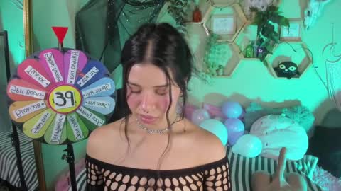 Snapshot of miaa_rose__ chatting on February 11, 2025, 3:18 am Miaa online show from February 11, 2025, 3:18 am