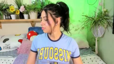 Snapshot of miaa_rose__ chatting on October 21, 2025, 5:46 pm Miaa online show from October 21, 2025, 5:46 pm