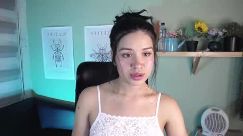 Snapshot of miaa_rose__ chatting on November 14, 2025, 4:49 pm Miaa online show from November 14, 2025, 4:49 pm