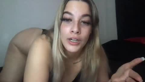 Mia Moji online show from October 6, 2025, 12:46 pm