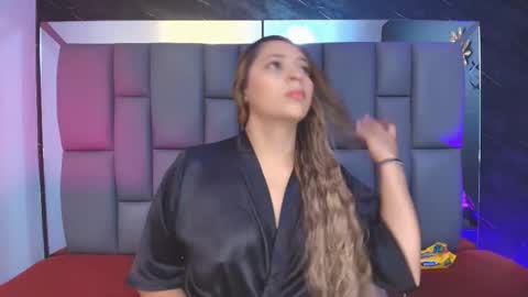 Mia online show from September 26, 2025, 12:09 pm