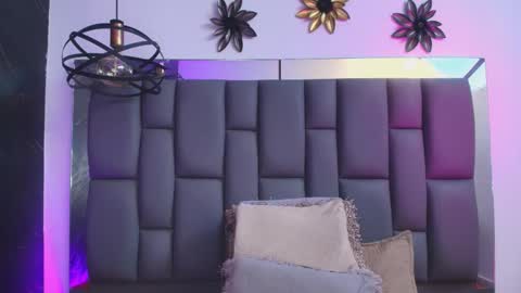 Mia online show from January 10, 2026, 12:07 pm