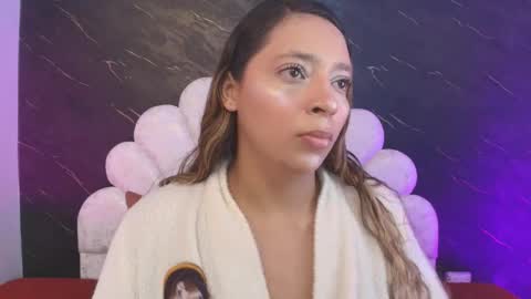 Mia online show from April 10, 2026, 12:10 pm