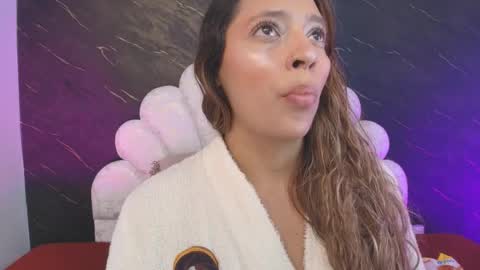 Mia online show from April 17, 2026, 12:08 pm