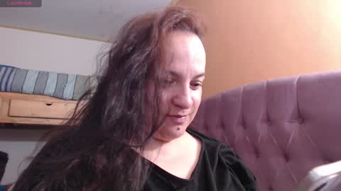 Snapshot of miaabrownn chatting on January 7, 2025, 3:35 am MIA online show from January 7, 2025, 3:35 am