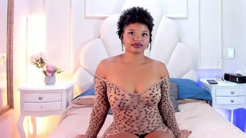 miaakittyy online show from April 28, 2026, 11:48 am