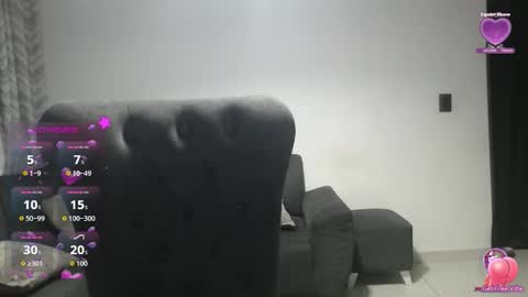 MiaAlana online show from October 17, 2025, 6:38 am