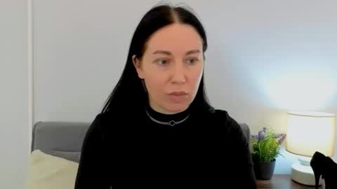 Mia online show from March 26, 2026, 4:34 pm