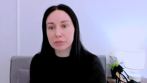 Mia online show from April 1, 2026, 3:53 pm