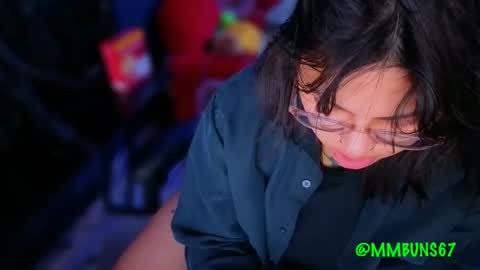 Mia online show from November 13, 2025, 12:20 am