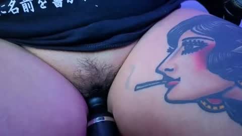 Mia online show from April 9, 2026, 12:32 am