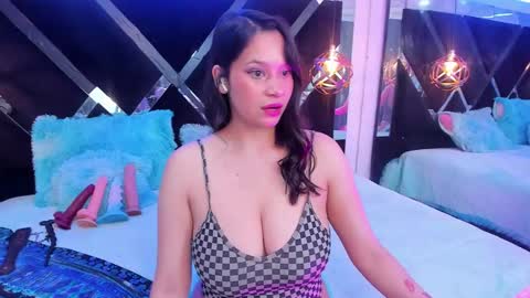 Mia online show from March 28, 2026, 1:49 am