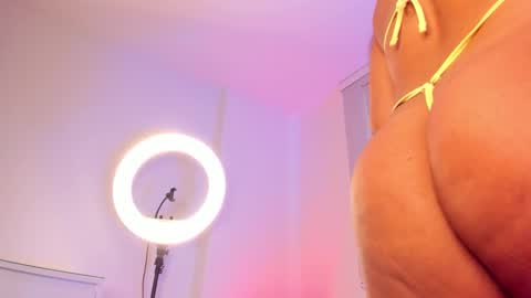 Snapshot of miadanielss chatting on February 5, 2026, 1:16 pm IG Yojanagomez online show from February 5, 2026, 1:16 pm