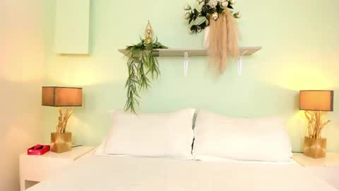 Snapshot of miaebony_ chatting on April 4, 2026, 9:45 pm Call me Mia online show from April 4, 2026, 9:45 pm