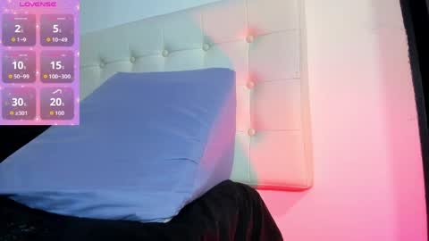 Snapshot of miaevans0 chatting on April 9, 2026, 6:19 am evans online show from April 9, 2026, 6:19 am