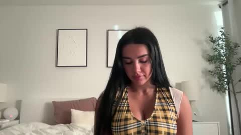 miafallsxo online show from October 23, 2025, 12:32 am