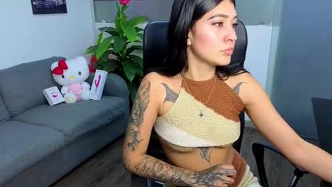 miafox_03 online show from February 26, 2026, 9:36 pm