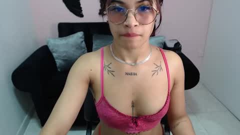 Snapshot of miafuckpussyhard chatting on October 21, 2025, 12:17 pm miafuckpussyhard online show from October 21, 2025, 12:17 pm