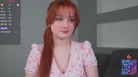 Mia online show from November 23, 2025, 1:11 pm