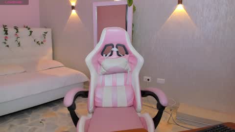 Mia Gomez online show from January 17, 2025, 1:03 pm