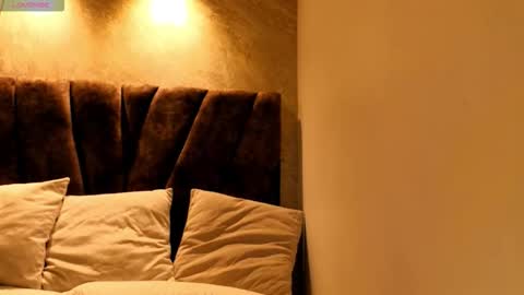 miagomezx online show from February 21, 2026, 8:10 pm