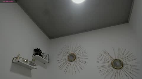 Miah Collins online show from November 5, 2025, 11:21 am