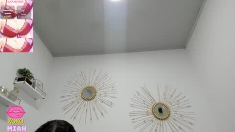 Miah Collins online show from November 18, 2025, 11:25 am