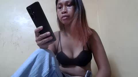 miah_land online show from November 26, 2025, 7:20 am