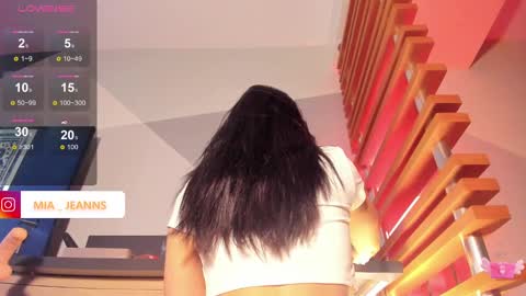 Mia online show from February 20, 2025, 9:00 am