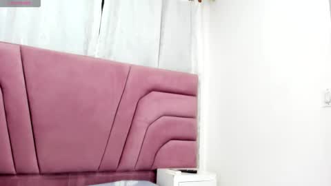 miajhonsonx online show from October 24, 2025, 12:34 pm