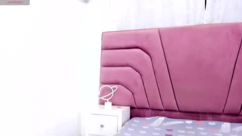 miajhonsonx online show from October 27, 2025, 12:42 pm