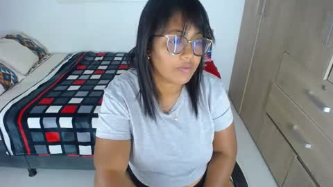 miajoseph_ online show from January 19, 2025, 4:12 am