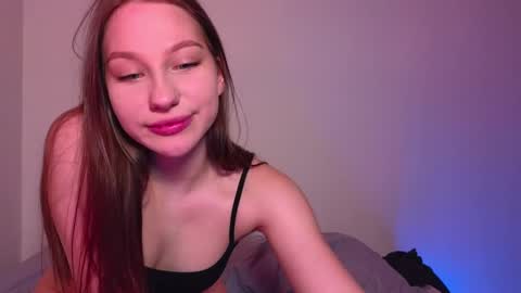 Snapshot of miakeler chatting on January 17, 2025, 8:44 pm milanaaaa online show from January 17, 2025, 8:44 pm