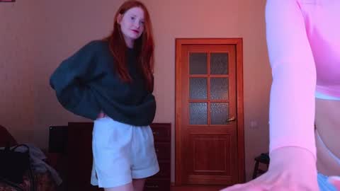 Snapshot of miakeler chatting on January 24, 2025, 11:12 pm milanaaaa online show from January 24, 2025, 11:12 pm