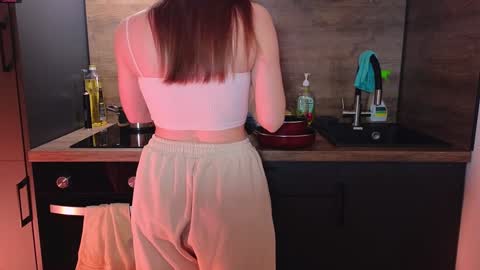 Snapshot of miakeler chatting on January 31, 2025, 12:17 am milanaaaa online show from January 31, 2025, 12:17 am