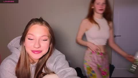 Snapshot of miakeler chatting on February 5, 2025, 6:59 pm milanaaaa online show from February 5, 2025, 6:59 pm