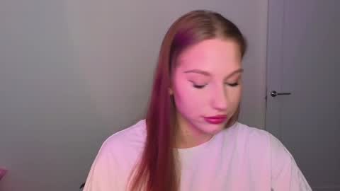 Snapshot of miakeler chatting on February 7, 2025, 8:42 pm milanaaaa online show from February 7, 2025, 8:42 pm