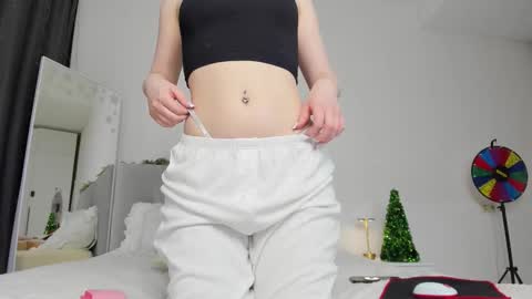 Snapshot of miakeler chatting on January 9, 2026, 4:21 pm milanaaaa online show from January 9, 2026, 4:21 pm