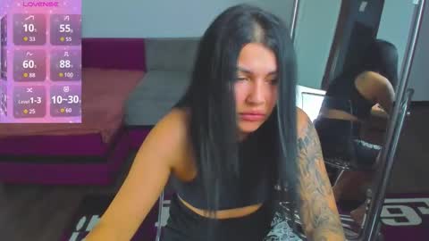 Mia Kittyy online show from October 24, 2025, 4:25 pm