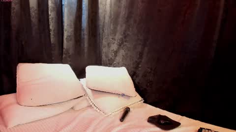 Snapshot of miaknox chatting on June 11, 2026, 2:53 am Mia online show from June 11, 2026, 2:53 am