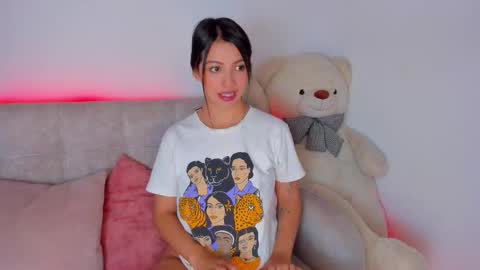 miakris1 online show from March 8, 2025, 12:09 pm