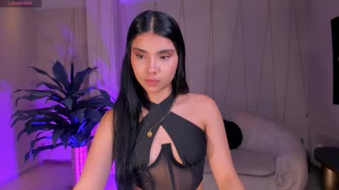 Call me Mia  online show from November 3, 2025, 11:55 am